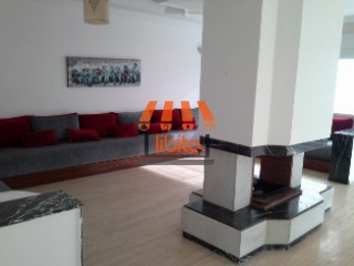 Villa de 300m² en location aq hay riyad