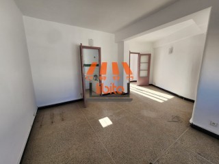 Location de Bureau – Studio 4ème Étage avec Terrasse